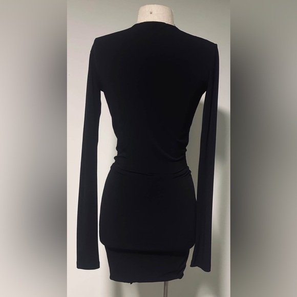 Aqua Couture: Elegant Black Long Sleeve Dress - Picture 3 of 4